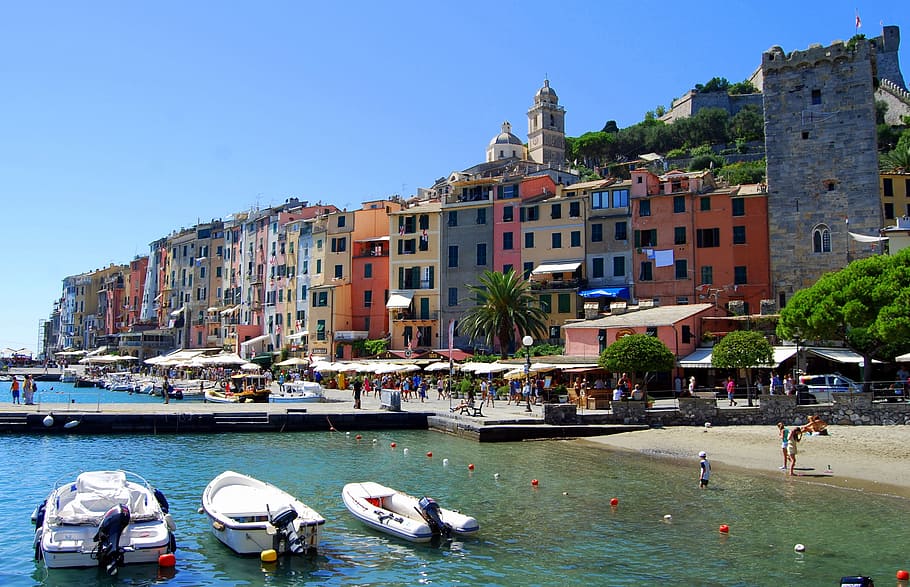 people, ocean, buildings, daytime, houses, colors, boat, sea, porto venere, liguria, italy