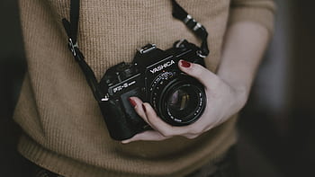 žena, dívka, ruce, hřebíky, lak na nehty, yashica, Fotoaparát, objektiv, fotografie, popruh, svetr