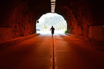 uomo, esecuzione / Jogging, tunnel, uomo che corre, persone, esercizio, fitness, Salute, salutare, jogger, jogging