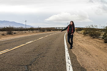 kvinne, stående, kjørebane, dagtid, vei, usa, california, 66, reise, Amerika, forent