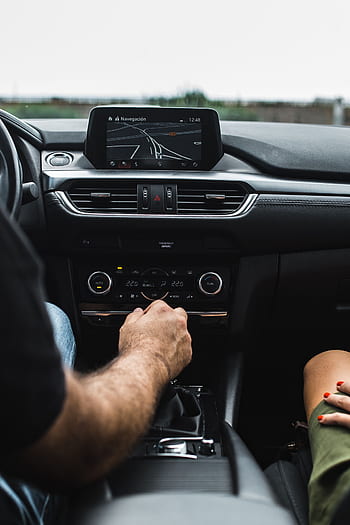 mulher, interior, homem, carro, viagem, turismo, passeio, direção, GPS, caixa de engrenagens, Casal