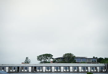 šedá, bytů, stromy, krajina, fotografování, budova, motel, pláž, voda, židle, zábradlí