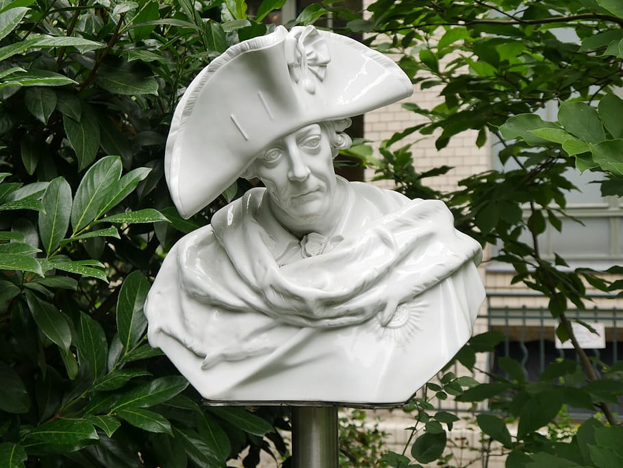old fritz, hackesche höfe, berlin, statue