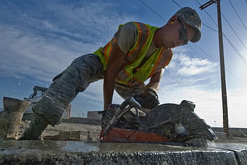 muž řezání betonu, konstrukce, pracovník, dělník, dodavatel, práce, místě, průmyslový, beton, viděl, řezání