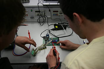 muž, bílý, horní, hospodářství, multimetr, výcvik, technologie měření, kontrola, opatření, nízké napětí, digitální