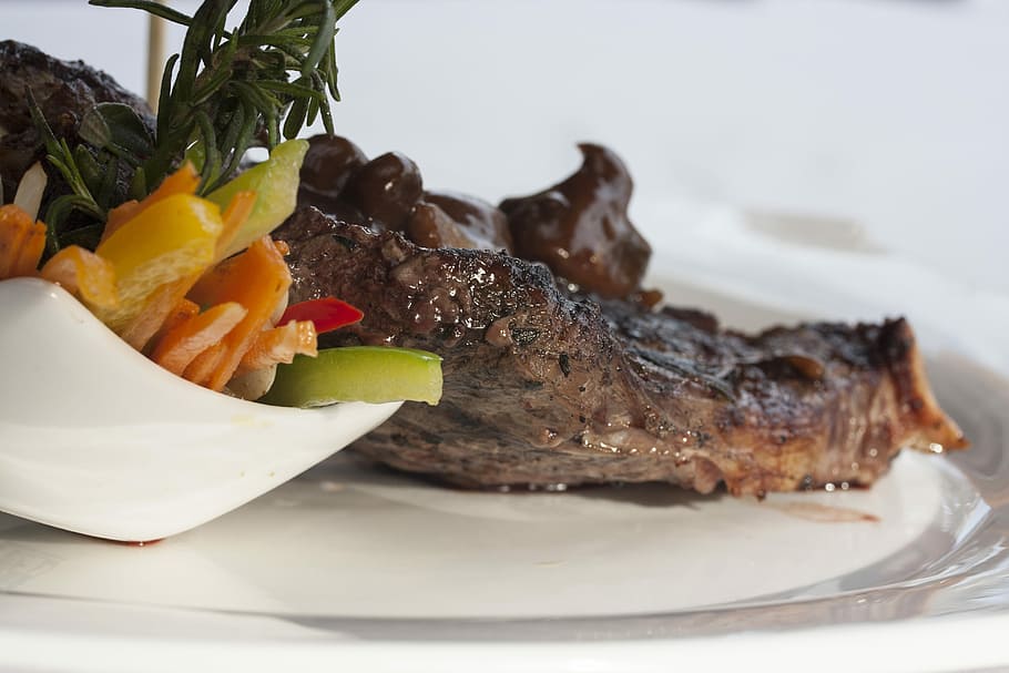 grilled, meat, plate, sliced, vegetable, food, food photo, food pictures, product photo, fresh, diet