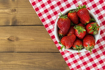 strawberries, wood table, Bowl, wood, table, food/Drink, food, fruit, healthy, freshness, wood - Material