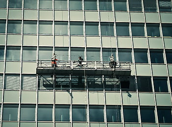 3、 男性、 作業、 ガラス、 建物、 昼間、 ファサード、 窓、 窓掃除機、 建築、 住宅のファサード