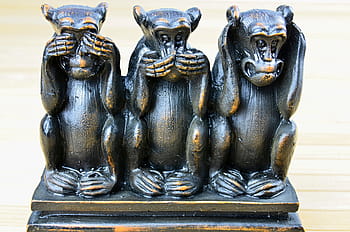 tre, saggio, figurina di scimmie, tre scimmie, tre scimmie sagge, icona antica, non vedo il male, non sento il male, non parlo male, figure di legno