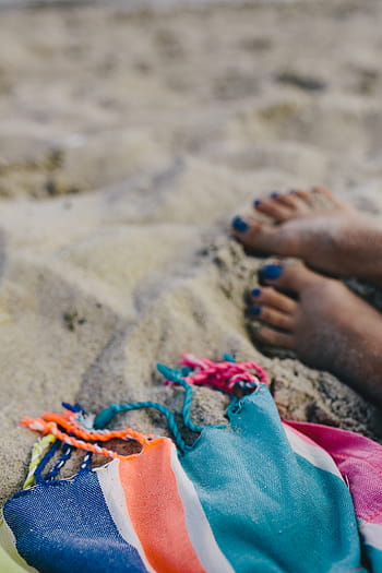 一緒に、 ビーチ、 女性、 女の子、 砂、 夏、 毛布、 休日、 休暇、 足、 海