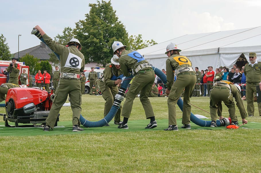 oheň, soutěž, soutěží, požární útok, soutěž hasičů, sport, lidé
