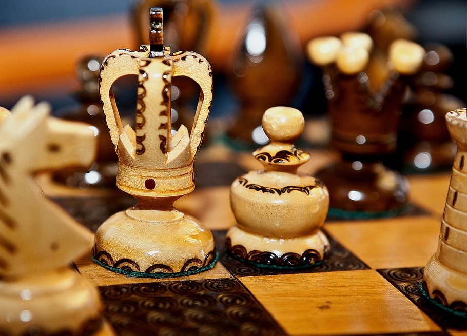 šachová figurka, šachy, dřevěné šachy, šachy rzeżbione, dřevěné figurky, královskou hru, hry, šachové párty, strategie, pěšák, král