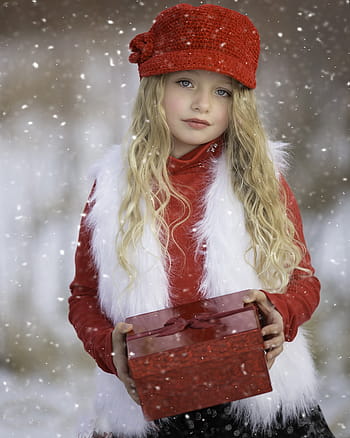superficiale, fotografia a fuoco, ragazza, detenzione, rosso, scatola, paese delle meraviglie invernale, la neve, freddo, stagione, Natale
