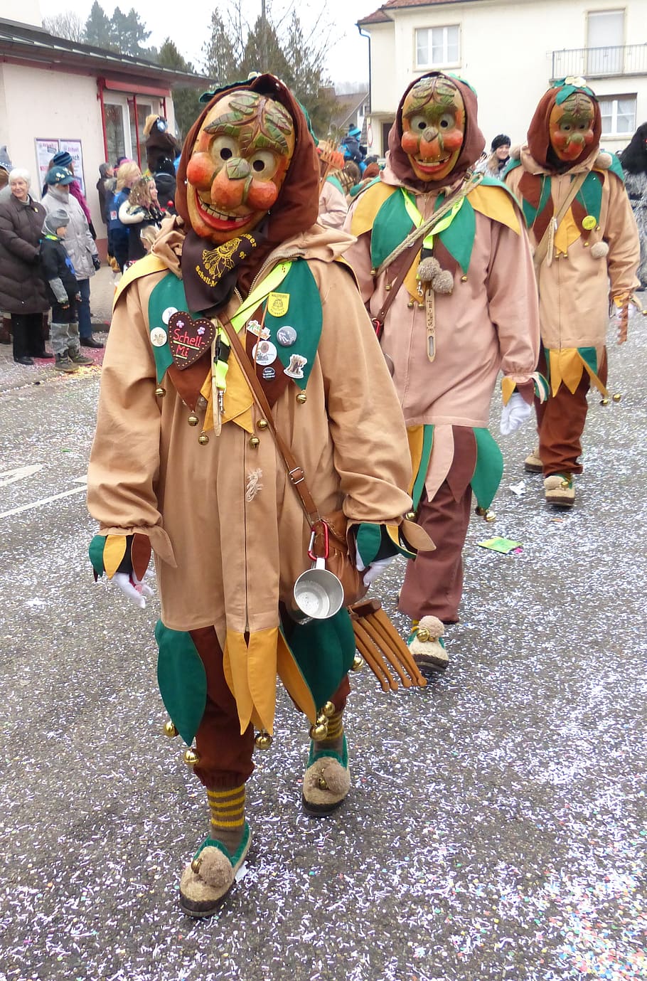 zaútočil pondělí, strassenfasnet, dřevěná maska, cechovou skupinu
