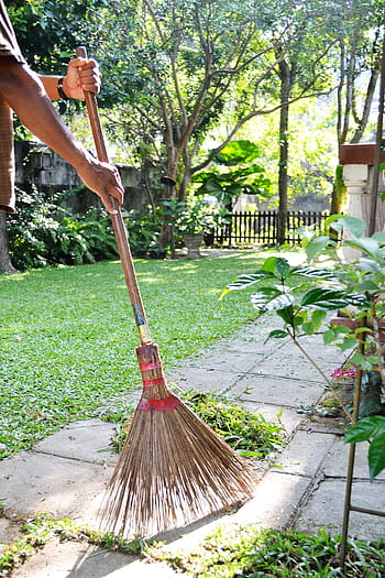 Sweep, Clean, Garden, Gardening, sri lanka, mawanella, ceylon, broom, front or back yard, cleaning, sweeping