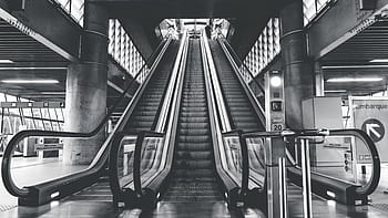 foto in scala di grigi, scale mobili, architettura, costruzione, infrastruttura, struttura, istituzione, scala mobile, le scale, stazione, bianco e nero