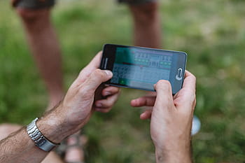 男の手、 遊ぶ、 ビデオゲーム、 携帯電話、 クローズアップ、 男、 手、 テクノロジー、 電話、 モバイル、 男の子