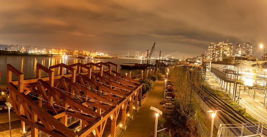 břeh řeky, nábřeží, noc, dlouhé expozice, scénický, městský, mraky, voda, provoz, umělecký, architektura