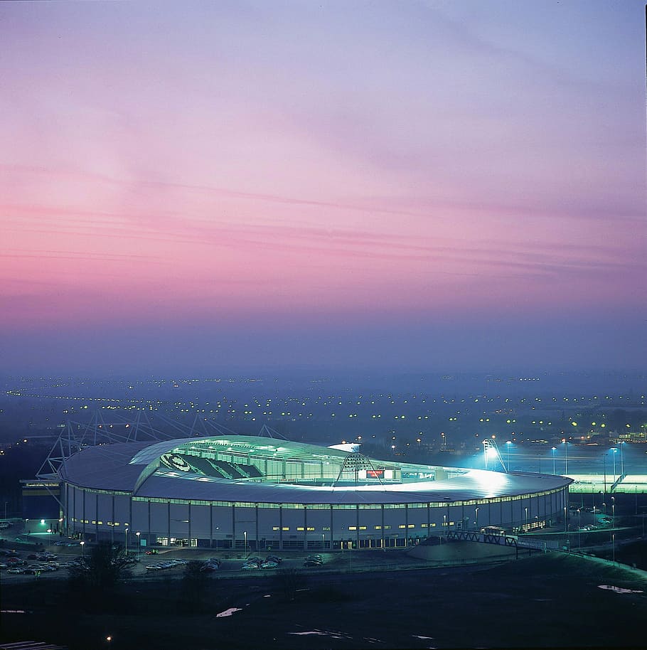 na, kopec, stadion kcom, Kingston, Anglie, aréna, soumrak, fotky, Kingston na kopci, světla, veřejná doména