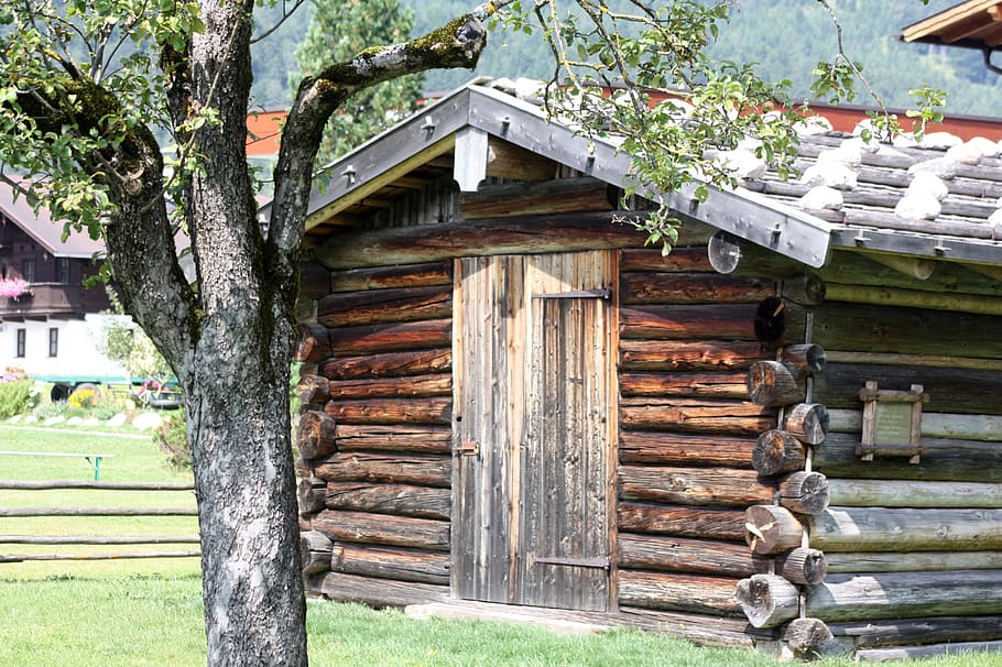 Tyrolsko, srub, vesnice, idyla