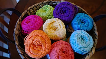 Korb, Garne in verschiedenen Farben, Stricken, Garn, wolle