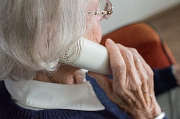 woman, indoors, people, adult, hand, human, hands, elderly, self-reliance, loneliness, werkhanden