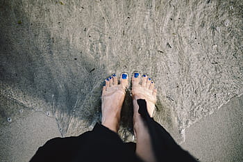 PRIMER, NIÑA, PIERNAS, JUNTO AL MAR, adulto, playa, calma, costa, día, mujer, pie