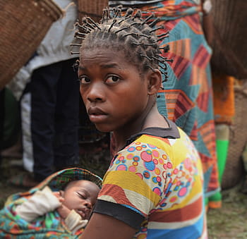 shallow, focus photography, woman, carrying, child, africa, congo, rdc, mom, maternity, baby