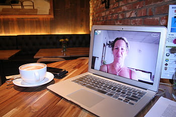 MacBook air, otočil, vedle, bílý, keramický, pohár, žena, Zobrazit, laptop, skype, počítač