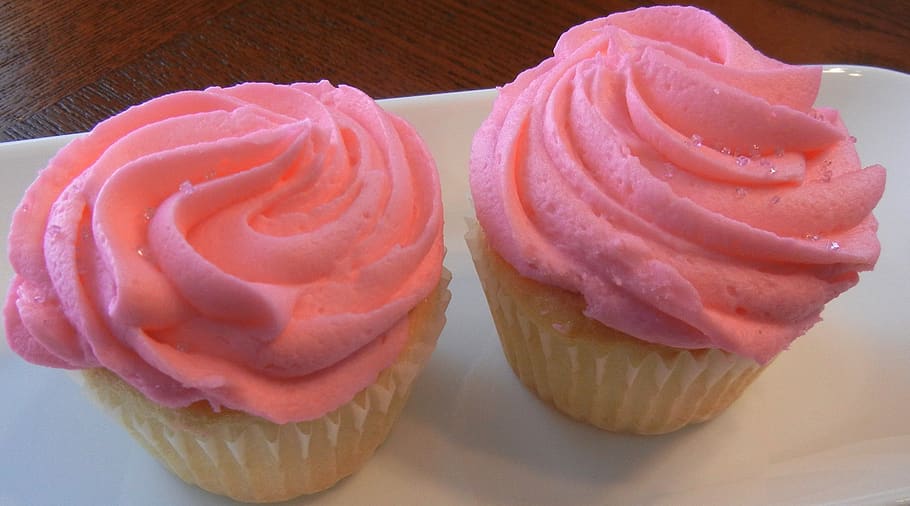 cupcakes, pink frosting, white cake, food, sweet