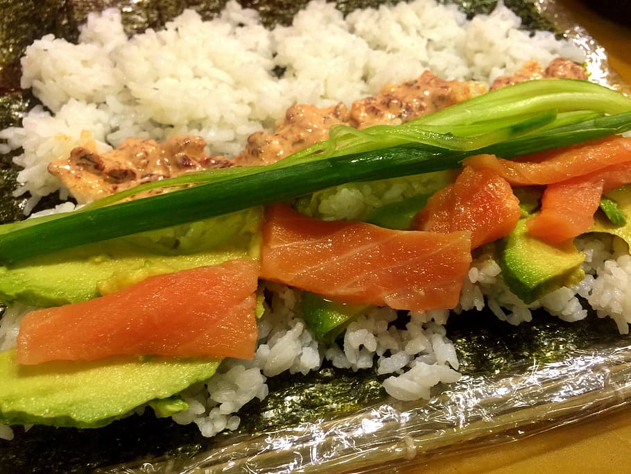 寿司、 サーモン、 ご飯、 料理、 燻製、 シーフード、 ロール、 魚、 日本人、 健康、 海藻