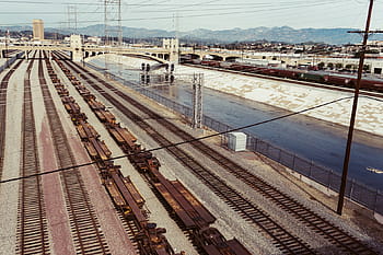 kahverengi, çelik demiryolu, gündüz, geniş, açı, Fotoğraf, tren, Demiryolu, tren rayları, taşımacılık, Kent