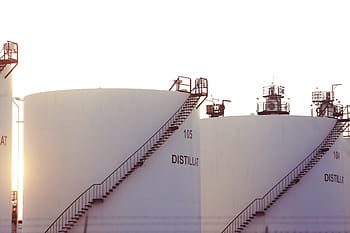 tanky, petrochemie, sil, kontejnery, průmyslový, továrna, průmysl, bílý, kolo, vysoký, destilace