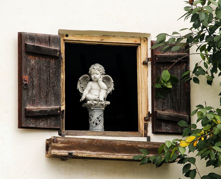 socha šedého anděla, okno, anděl, postava, Anděl strážný, sochařství, melancholický, andělská postava, Vánoce, putten, nostalgie