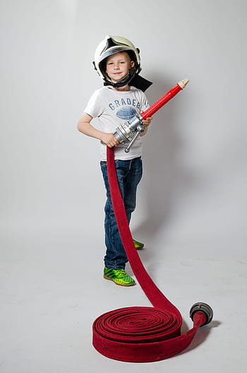 bambini che giocano, bambini, bambini che giocano, bambini, bambini vigili del fuoco, giocare, giocando bambino, umano, infanzia, ritratto per bambini, Nello studio, manichetta antincendio
