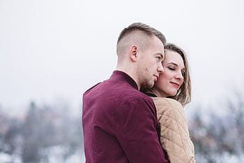 selektivní, zaměření fotografie, muž, objímání, žena, nošení, hnědý, horní, lidé, pár, chlap