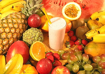 mléčný nápoj, obklopen, roztříděný, ovoce, šťávy, stůl, oranžový, vitamín C, zdraví, jídlo, zdravý