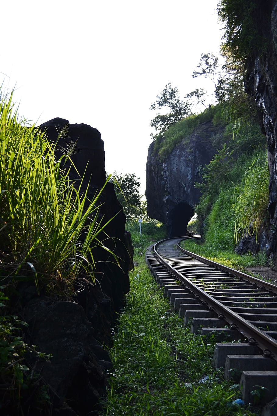 železniční silnice, kolejnice, kolejnic, vlak, doprava, cesta, tunel, Srí Lanka, Cejlon, mawanella, kadugannawa