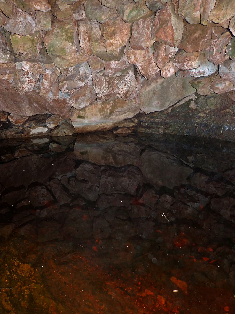 cisterna, rocce, bene, riflessione