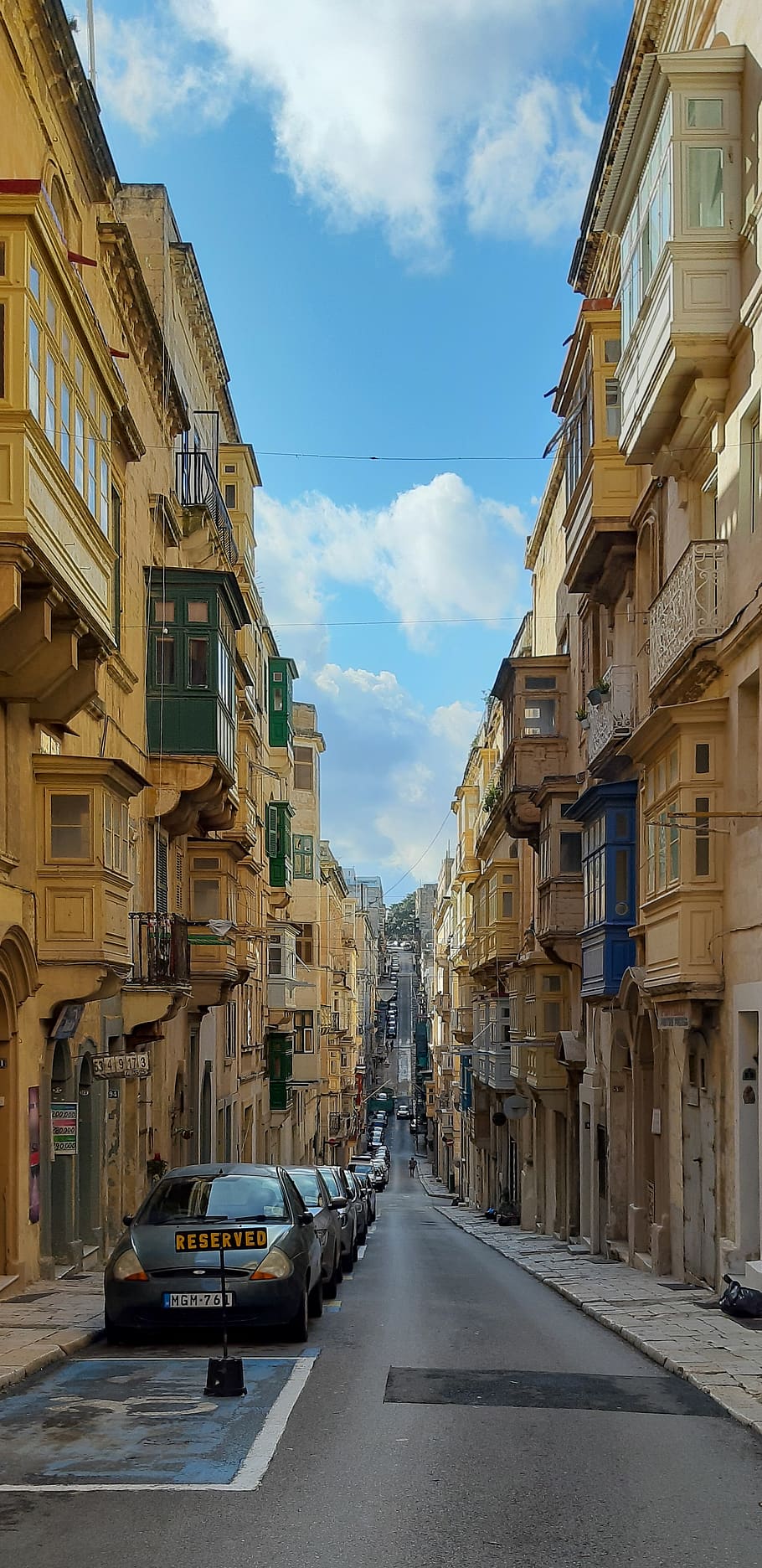 Malta, valletta, ulice valletty, modrá obloha