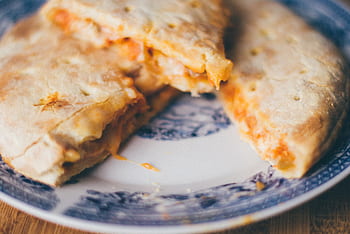 calzone, pizza, chléb, sýr, jídlo, večeře, oběd, deska
