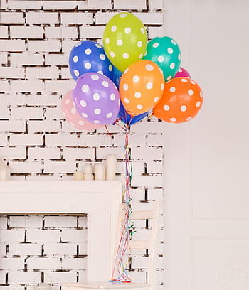 ballons à pois assortis, multicolore, des ballons, mur, à l'intérieur, porte, table, bougie, coloré, vert, jaune